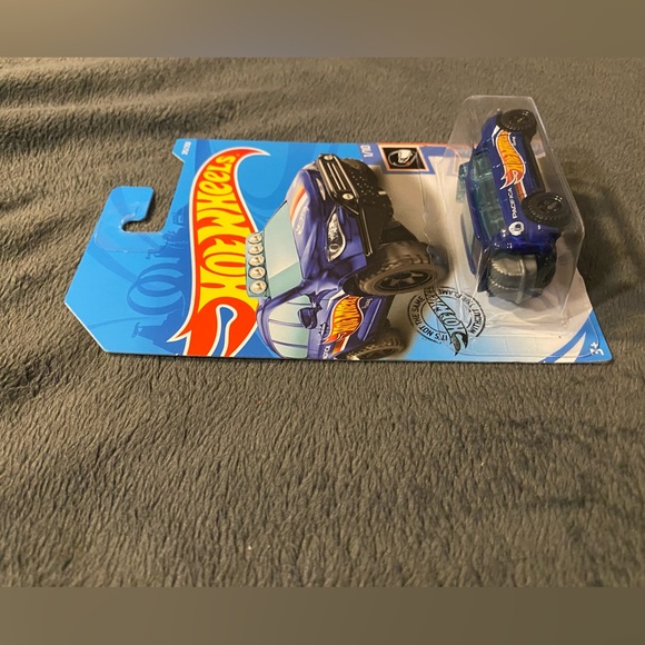 "🥦5/$25🥦" Hot Wheels Chrysler Pacifica - Picture 3 of 5